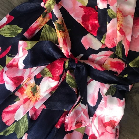 Shelby + Palmer floral pink shirt sleeve dress - Picture 3 of 11